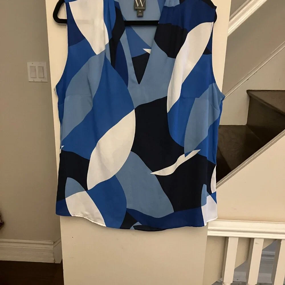 Sleeveless Top in Blues and White - Picture 3 of 8